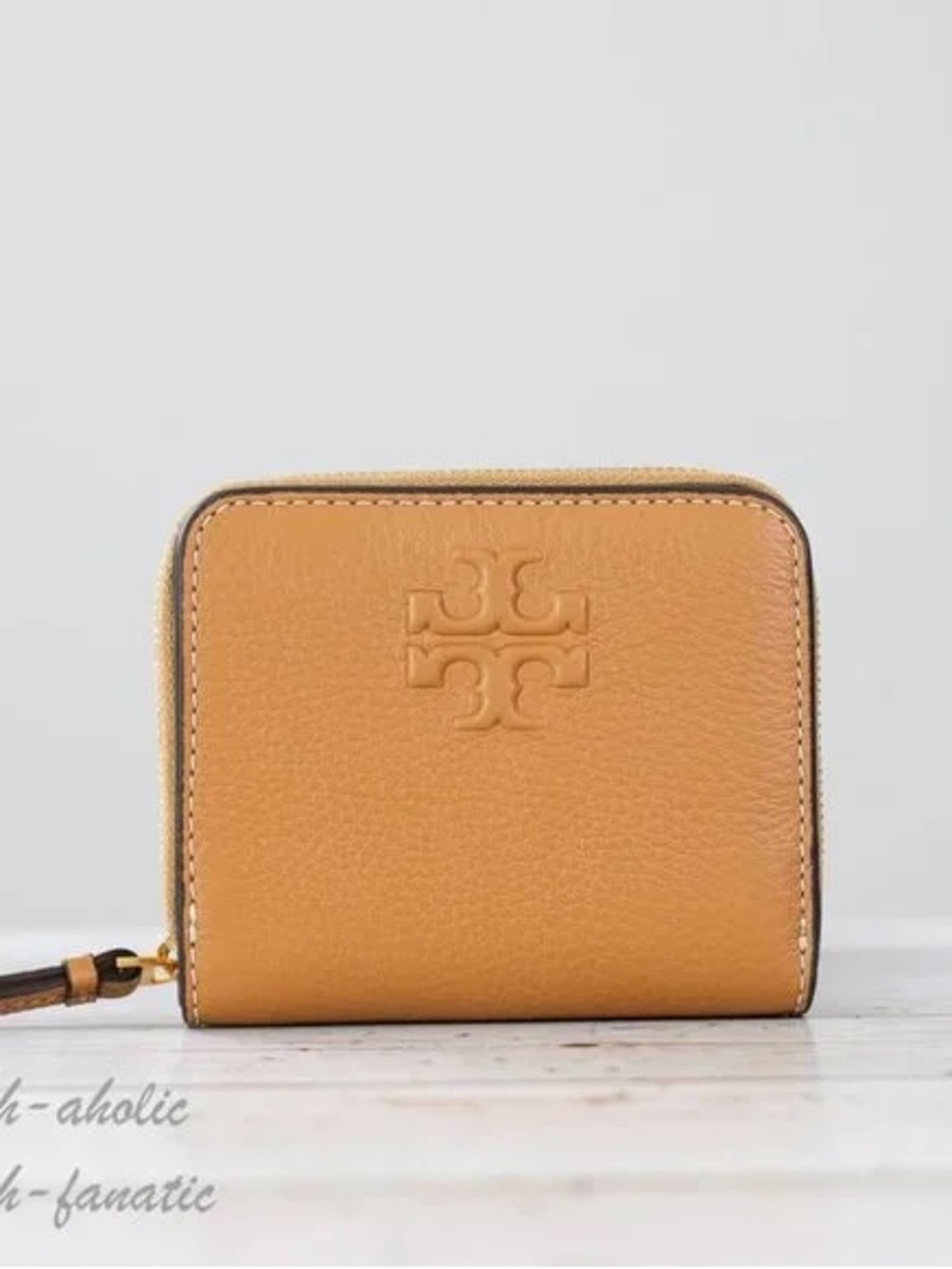 Tory Burch Pebbled Leather Zip Wallet in Camel